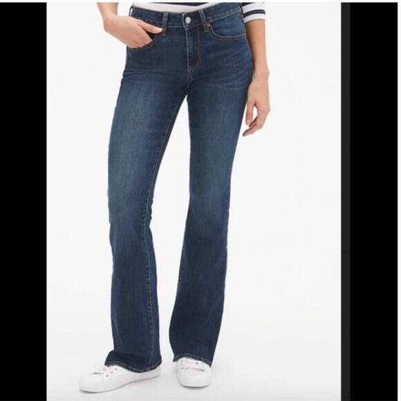 NWT Gap Low Rise Curvy Flare Jeans Size 16R - Picture 1 of 8
